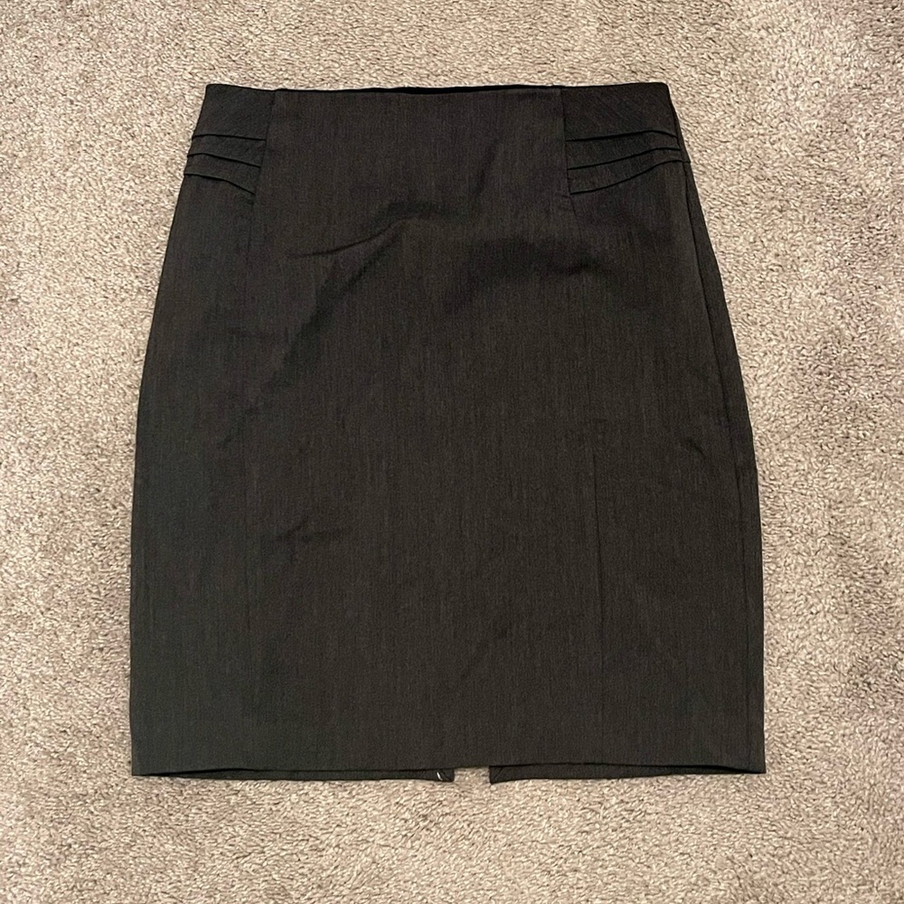 Grey dress skirt from Express. In great condition. Size 10